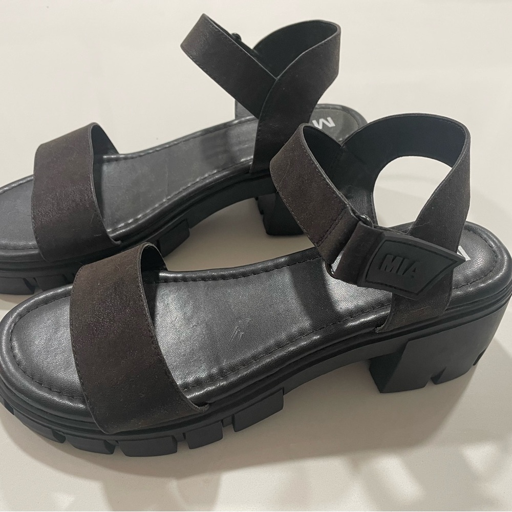 MIA Skyler Women's Black Sandals